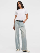Wide-Leg Mid-Rise Jean