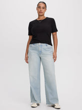 Wide-Leg Mid-Rise Jean - Curvy Fit