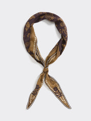 Diamond-Shaped Scarf with Border