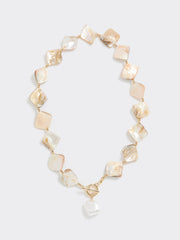 Short Necklace with Shell Beads