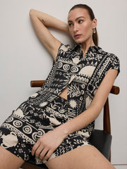Extended-Sleeve Buttoned-Down Blouse