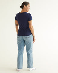 V-Neck T-Shirt - R Essentials