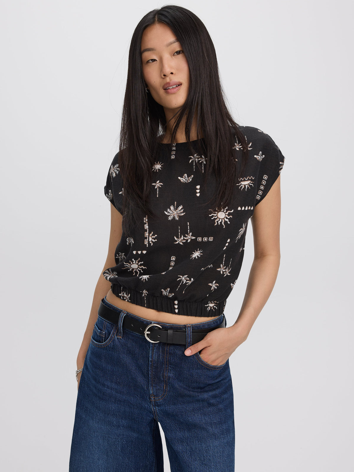 Extended-Sleeve Crew-Neck Blouse with Elasticated Hem