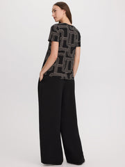 V-Neck Tee - R Essentials