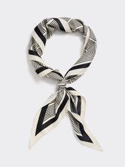 Diamond-Shaped Scarf with Geometric Pattern