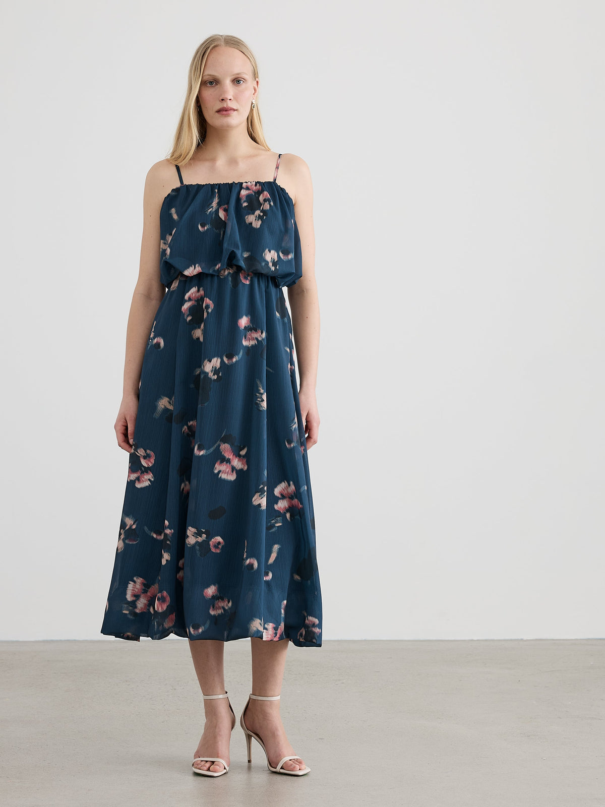 Sleeveless Bubble Maxi Dress