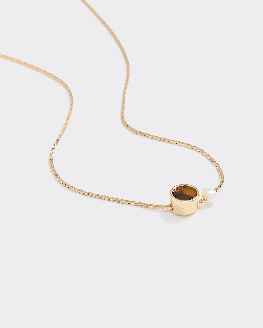 Delicate Necklace with Stone and Pearl
