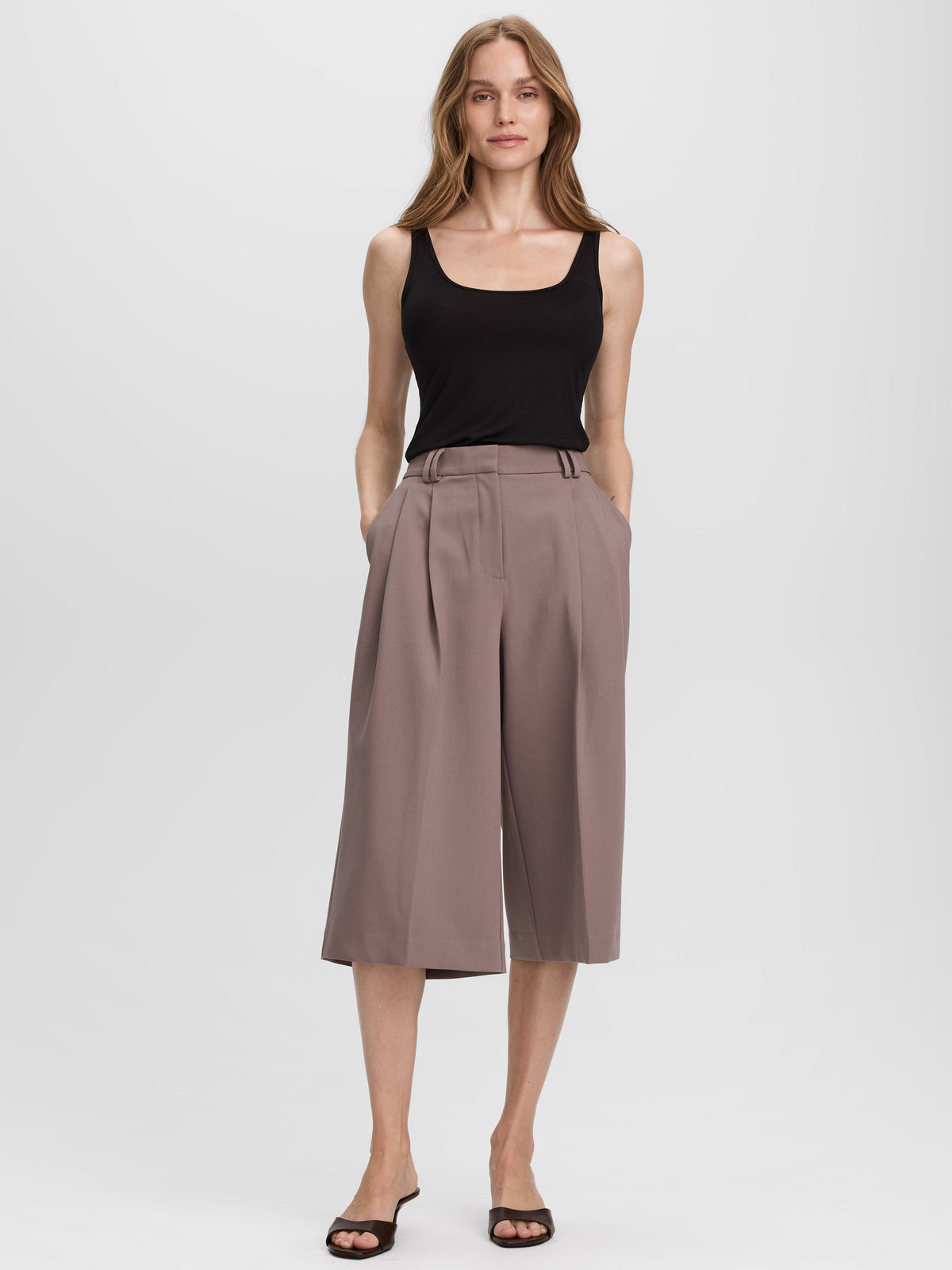 Pleated Bermuda - The Studio