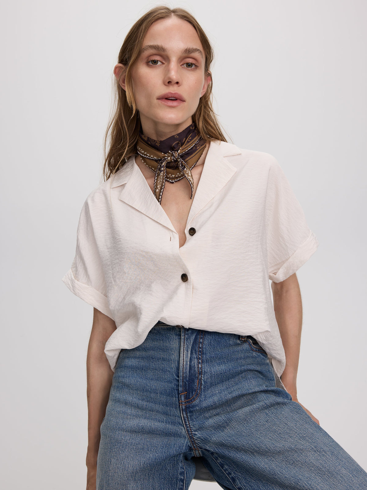 Diamond-Shaped Scarf with Border