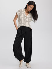 Extended-Sleeve V-Neck Flowy Blouse - R Essentials